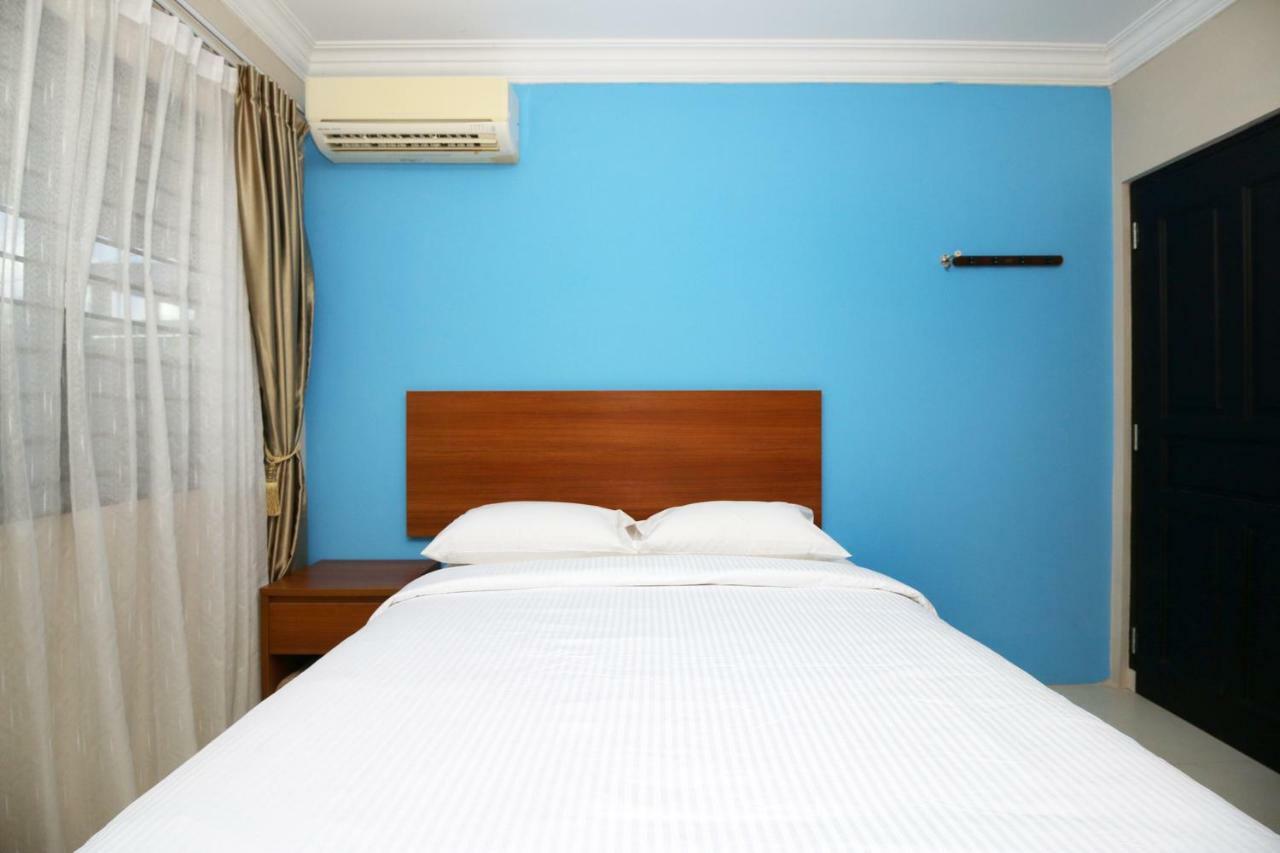 Safina Inn Syariah Sekupang Batam エクステリア 写真