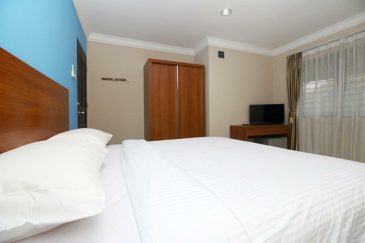 Safina Inn Syariah Sekupang Batam エクステリア 写真